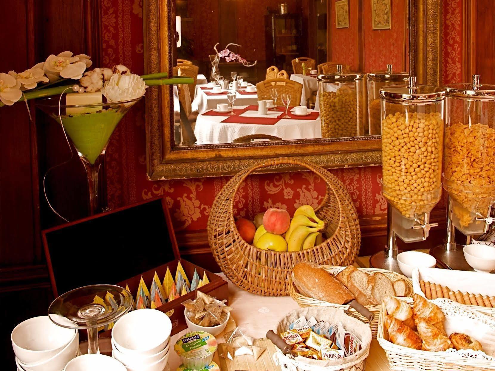 Logis Restaurant Les 3 Rois Hotel 3*